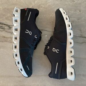 Women’s Brand New Black | White On Running Cloud 5 Size 8